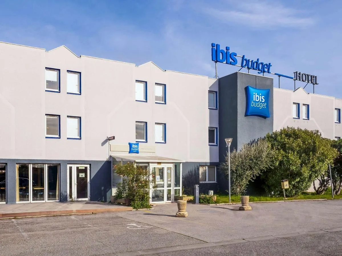 Отель Ibis Budget Arles Sud Fourchon 2*,