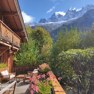chalet-altitude-1057.hotels-rhonealpes.com/
