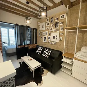 Aix, Neuf équipé Appartement Paris
