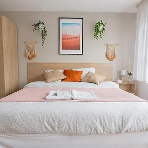 STUDIO RIVIERA - Proche Aéroport CDG, Astérix, Paris Appartement Moussy-le-Neuf